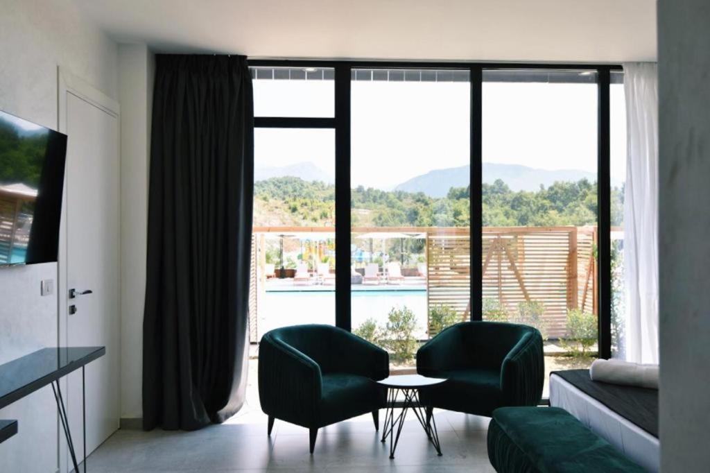Equos Resort Hotel Tirana Exterior photo